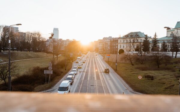 Daily EV commuting made easy: realistic advice for smooth all‑weather trips