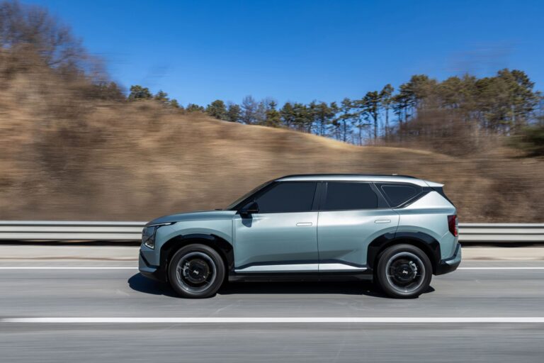 Electric compact suv