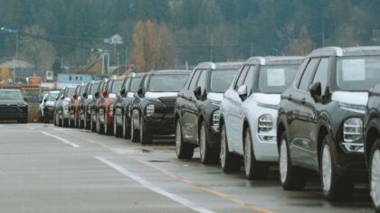 General Motors leans on hybrids while reaffirming long-term EV plans