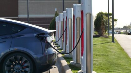 How to use CCS fast charging without stressing your EV or your trip