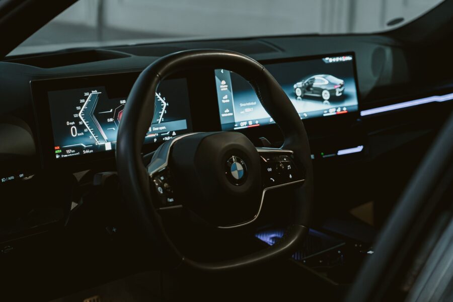 Modern dashboard central