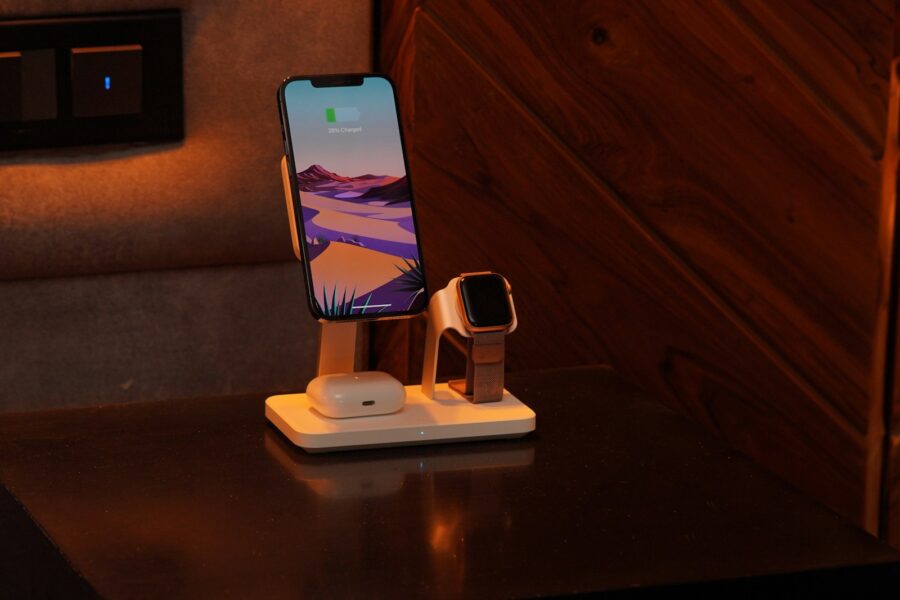 Smart charging hub