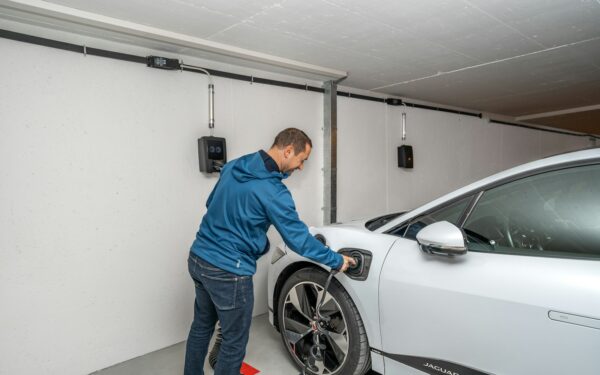 Vehicle‑to‑home charging moves from pilot projects to real backup power option for EV owners