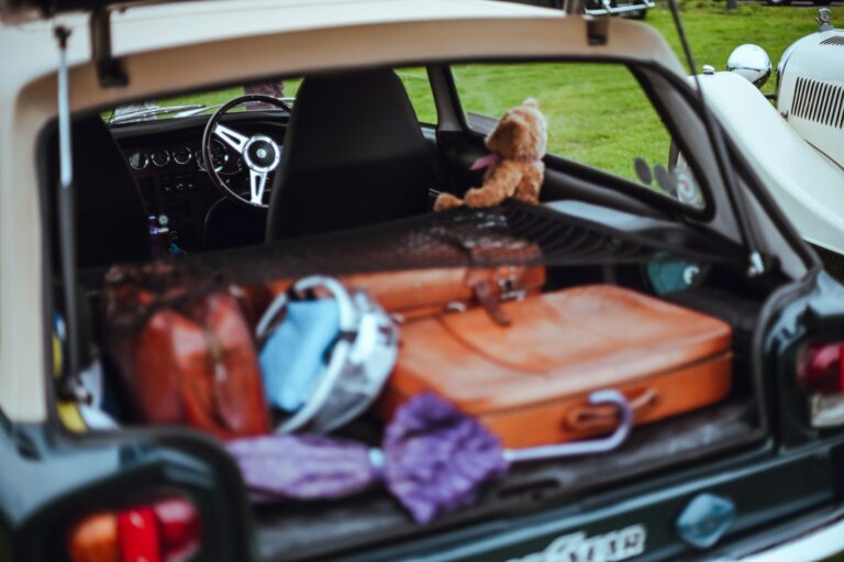 Electric car trunk