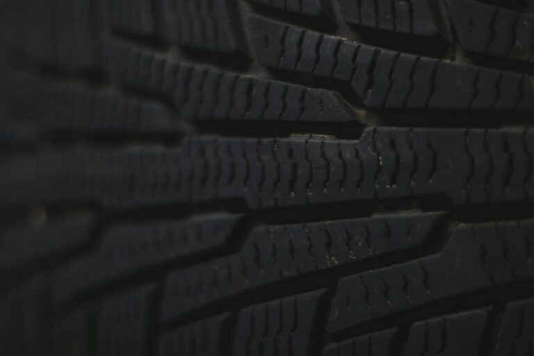 Tire tread close