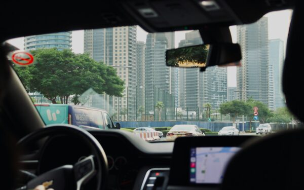 How regenerative braking settings shape comfort, efficiency and brake wear in modern EVs