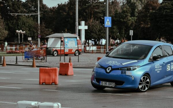 How to charge an electric car when you do not have a driveway