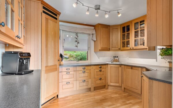 Simple ways to keep your kitchen counters clear and useful