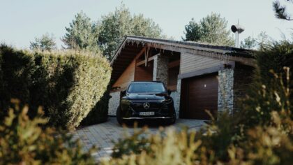 US plug‑in hybrid surge reshapes the path to full EV adoption